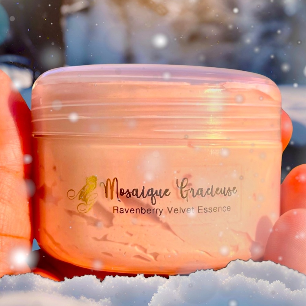 Ravenberry Velvet Essence Body butter with the smell of blackberry and vanilla